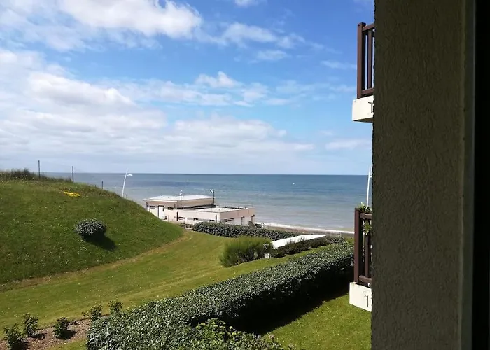 Studio Cosy Vue Mer Avec Acces Direct A La Plage Sejour De 2 Nuits Minimum